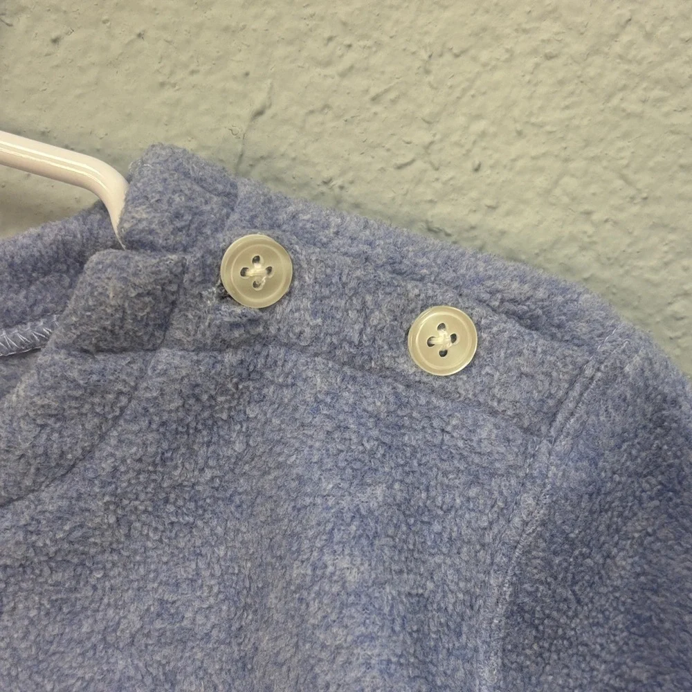 Baby GAP 12-18mo Light Blue Polar Bear Sweater in GUC- great item for bundling!